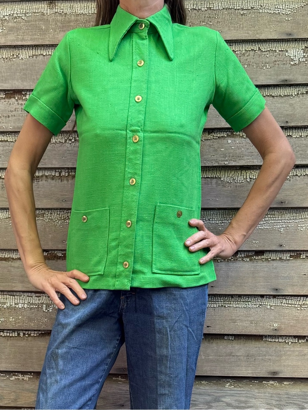 VTG Butterfly Collar Bright Green Short Sleeve Button-Up Top